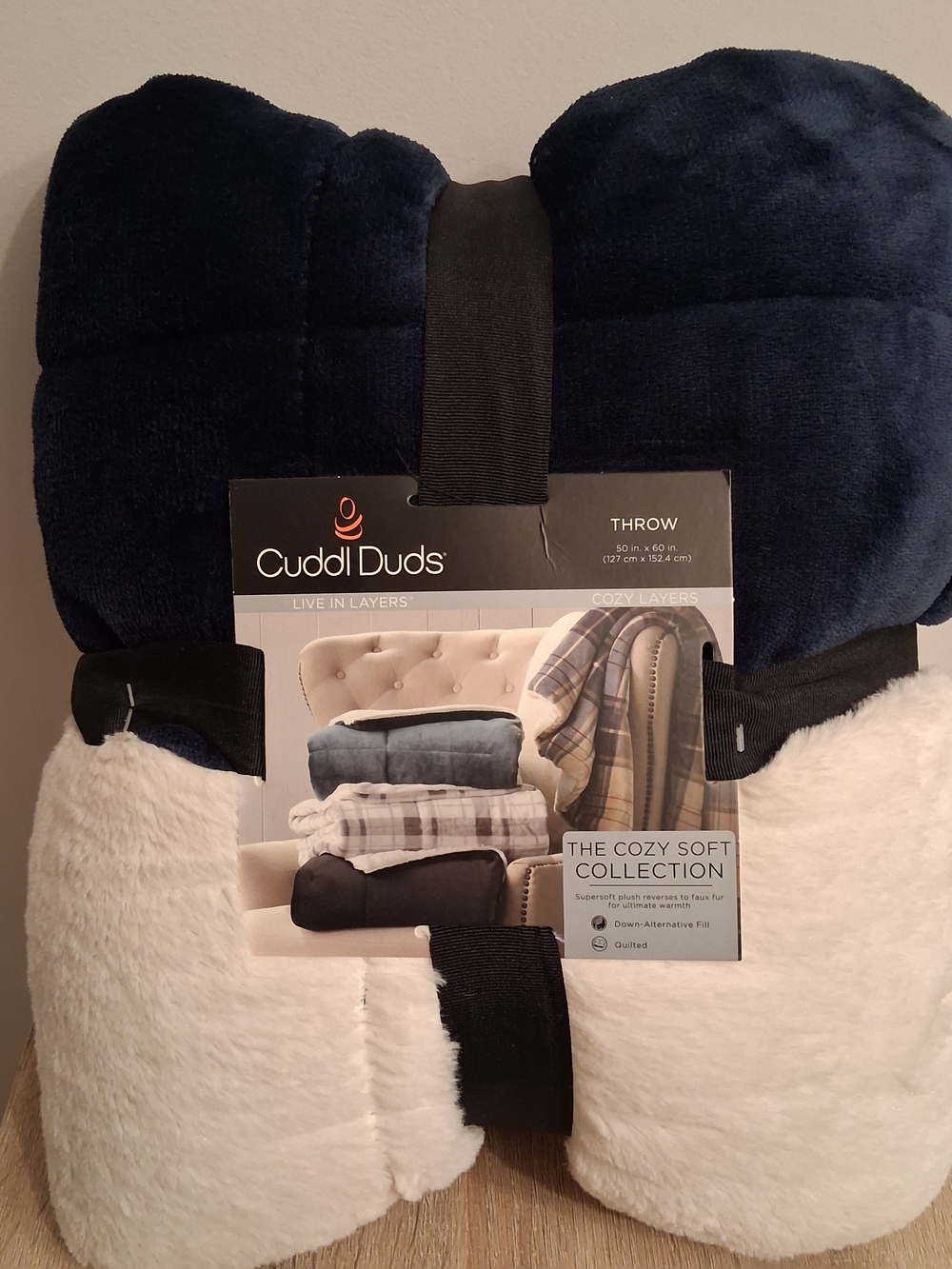 NEW! Cuddl Duds Cozy Soft Throw Blanket - Navy & White/Light Cream